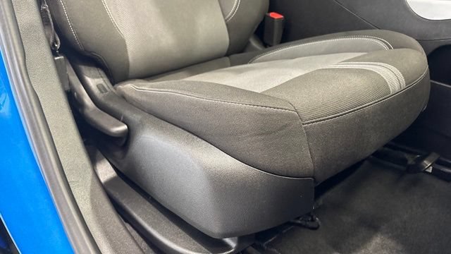 Used 2025 Chevrolet Blazer LT AWD/4WD image 23