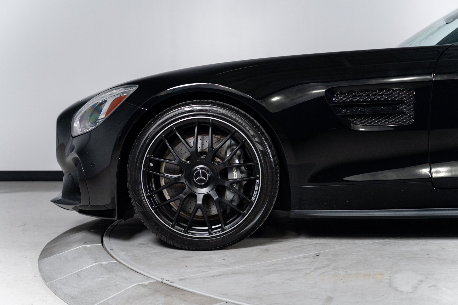 Used 2017 Mercedes-Benz AMG GT Coupe w/ Exclusive Interior Package image 3