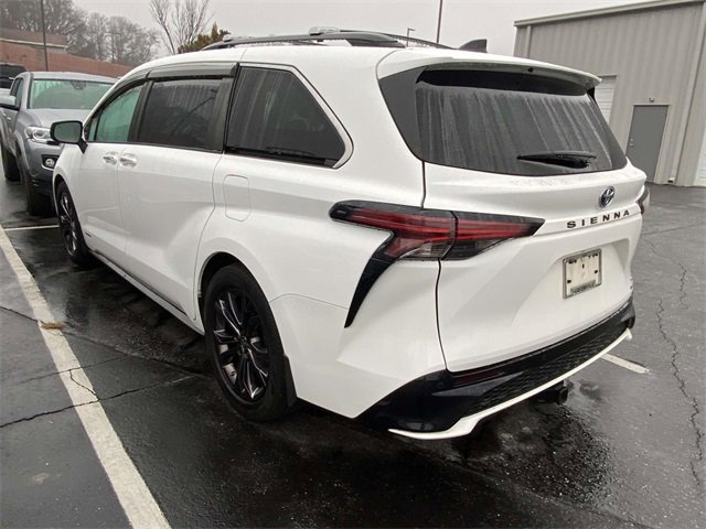Used 2021 Toyota Sienna XSE image 8