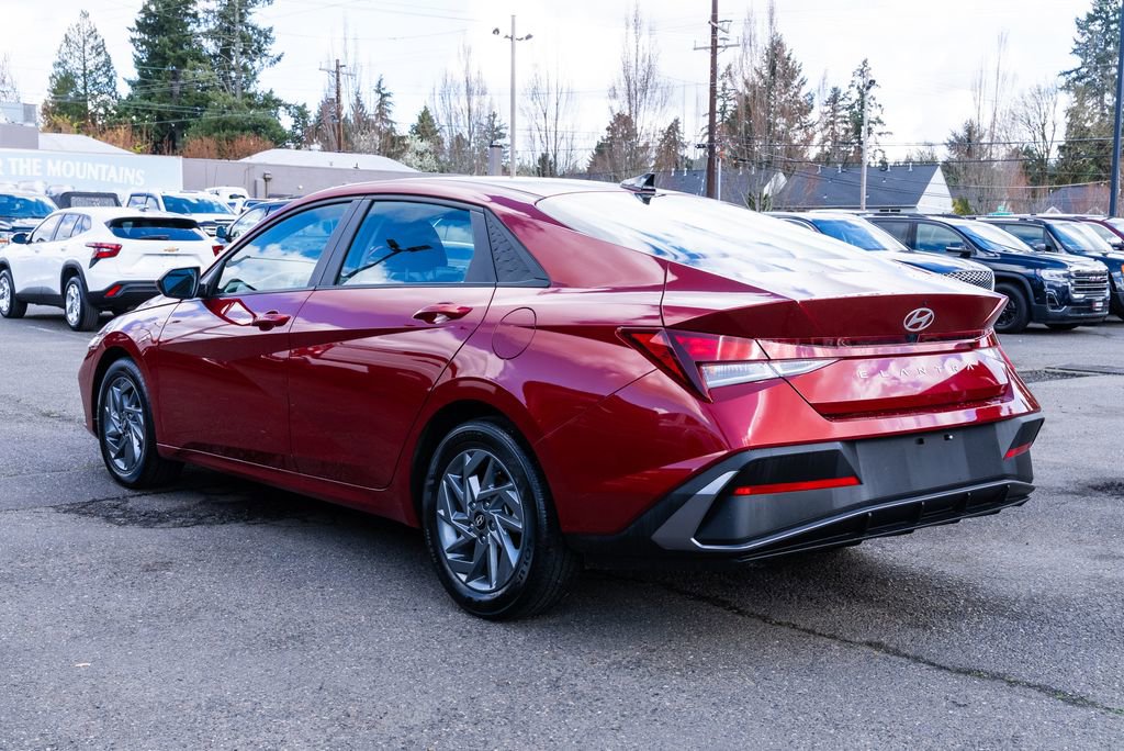 Used 2024 Hyundai Elantra SEL image 4