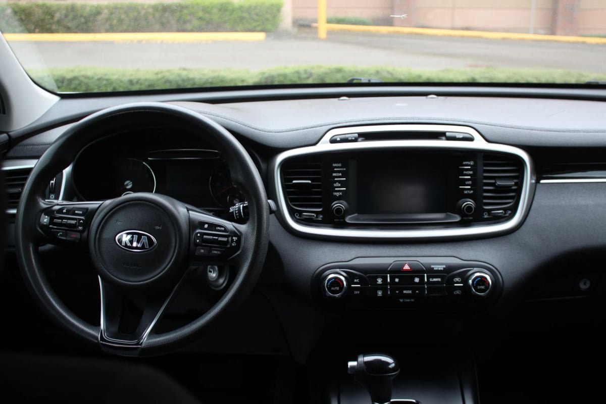 Used 2018 Kia Sorento FWD image 18