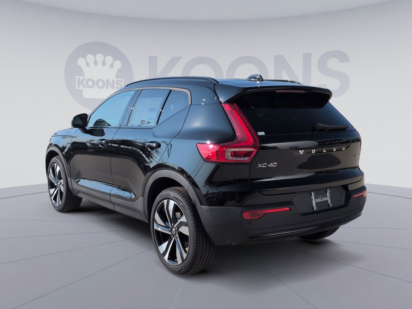 New 2026 Volvo XC40 B5 Ultra w/ Protection Package Premier image 4