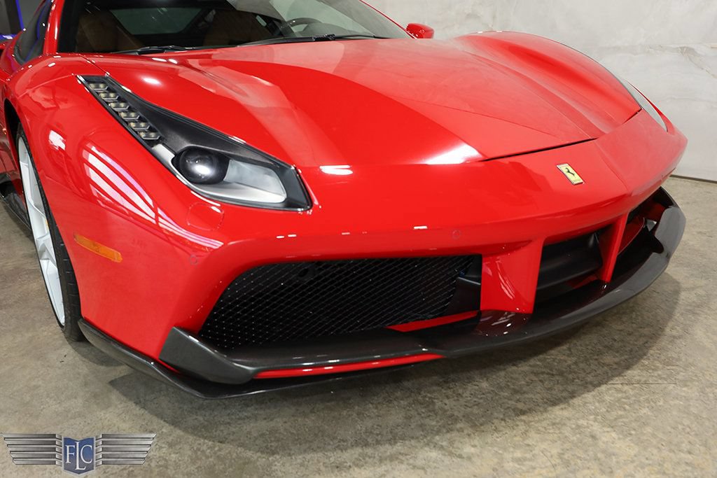 Used 2018 Ferrari 488 GTB RWD image 11