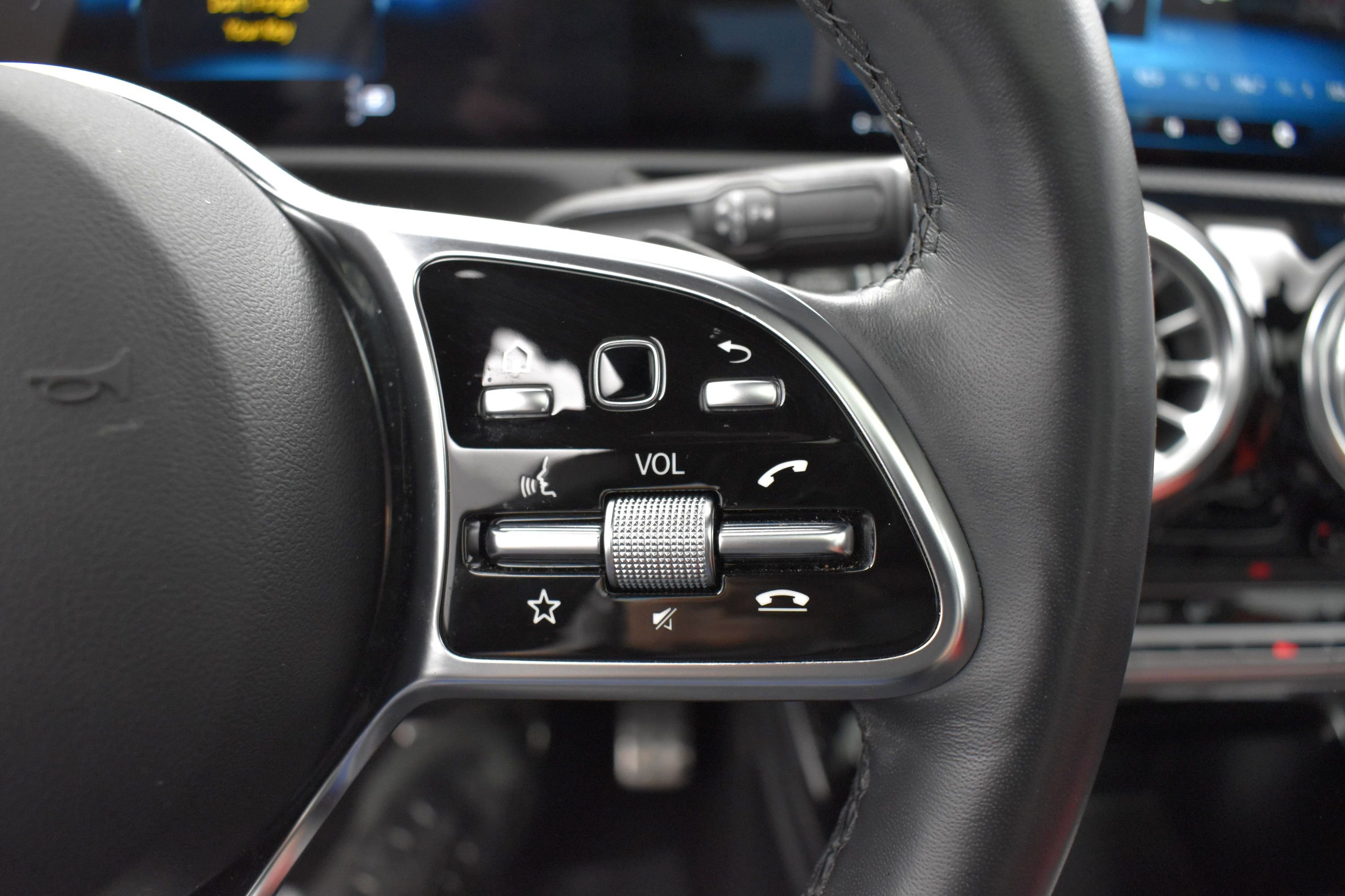 Used 2023 Mercedes-Benz CLA 250 4MATIC image 6
