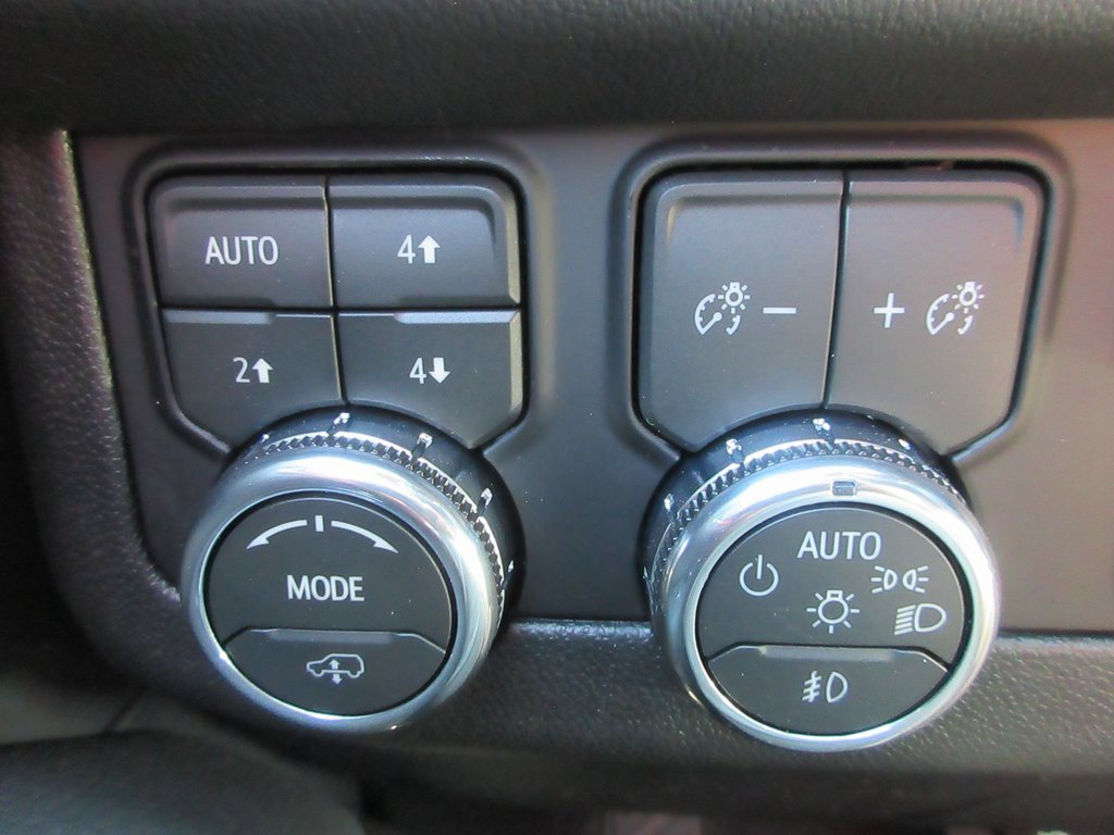 New 2026 GMC Yukon XL Denali w/ Denali Reserve Package image 17