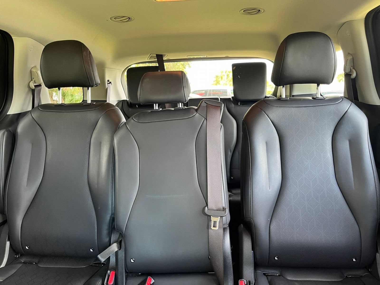 Used 2026 Kia Carnival FWD image 39