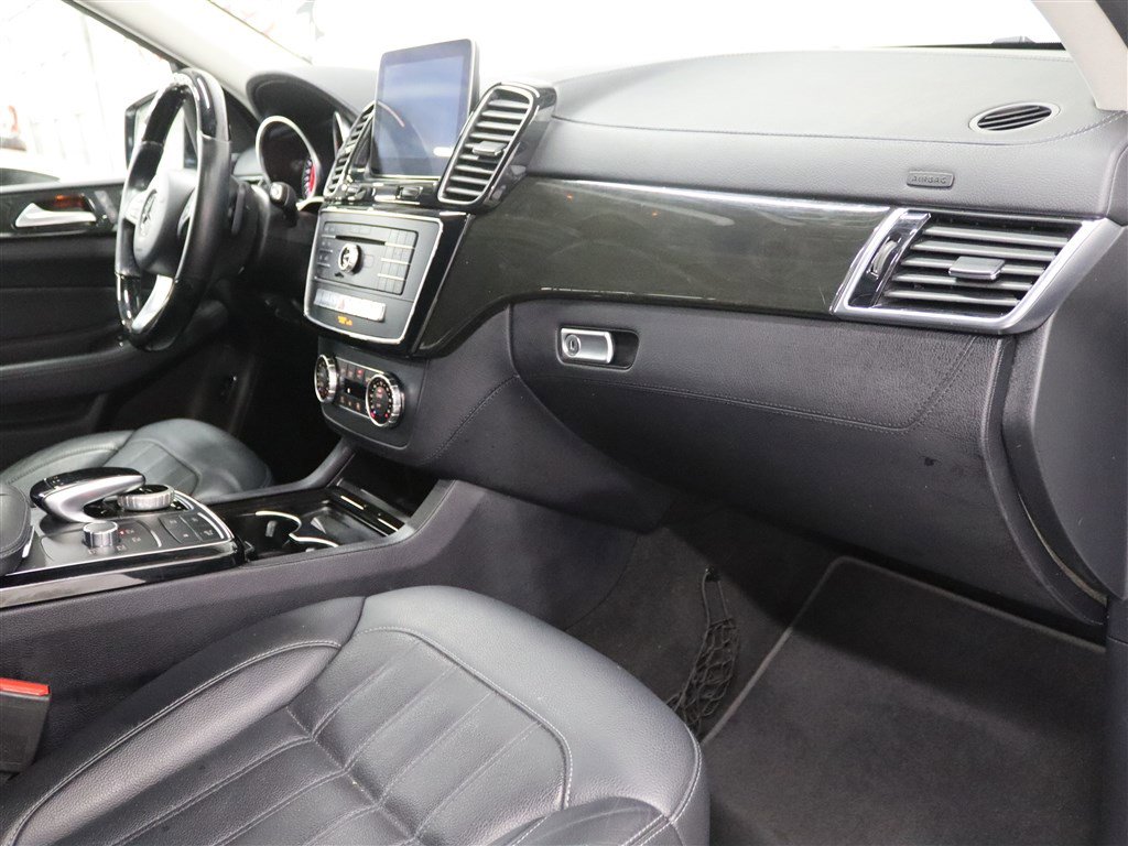 Used 2018 Mercedes-Benz GLE 43 AMG 4MATIC image 28