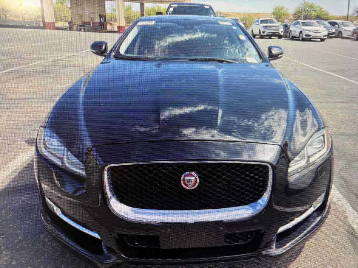 Used 2016 Jaguar XJ R-Sport RWD image 5