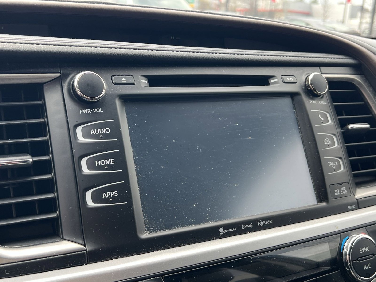 Used 2019 Toyota Highlander XLE image 14