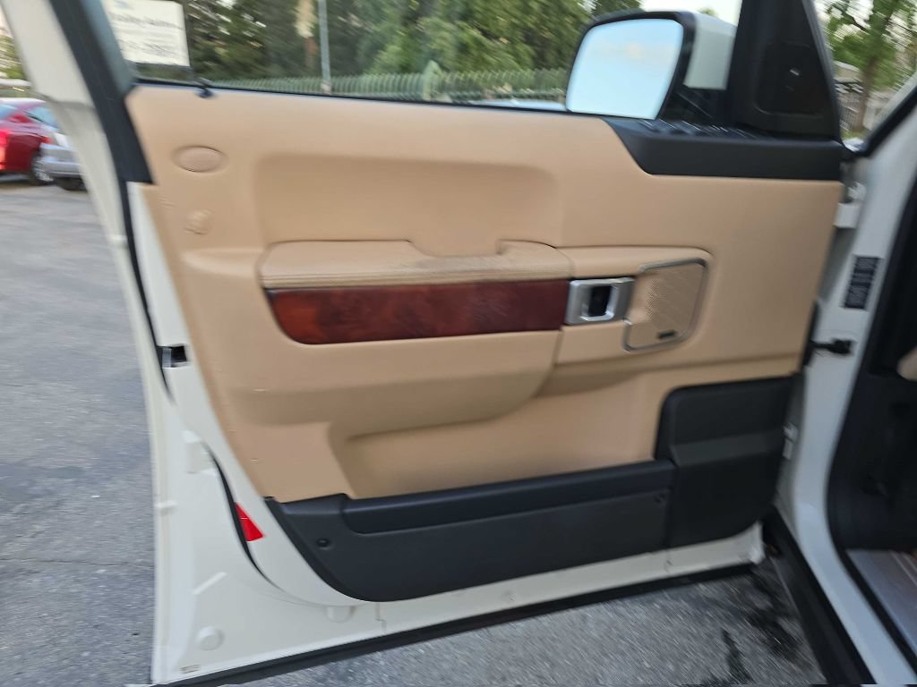 Used 2010 Land Rover Range Rover HSE LUX AWD/4WD image 12