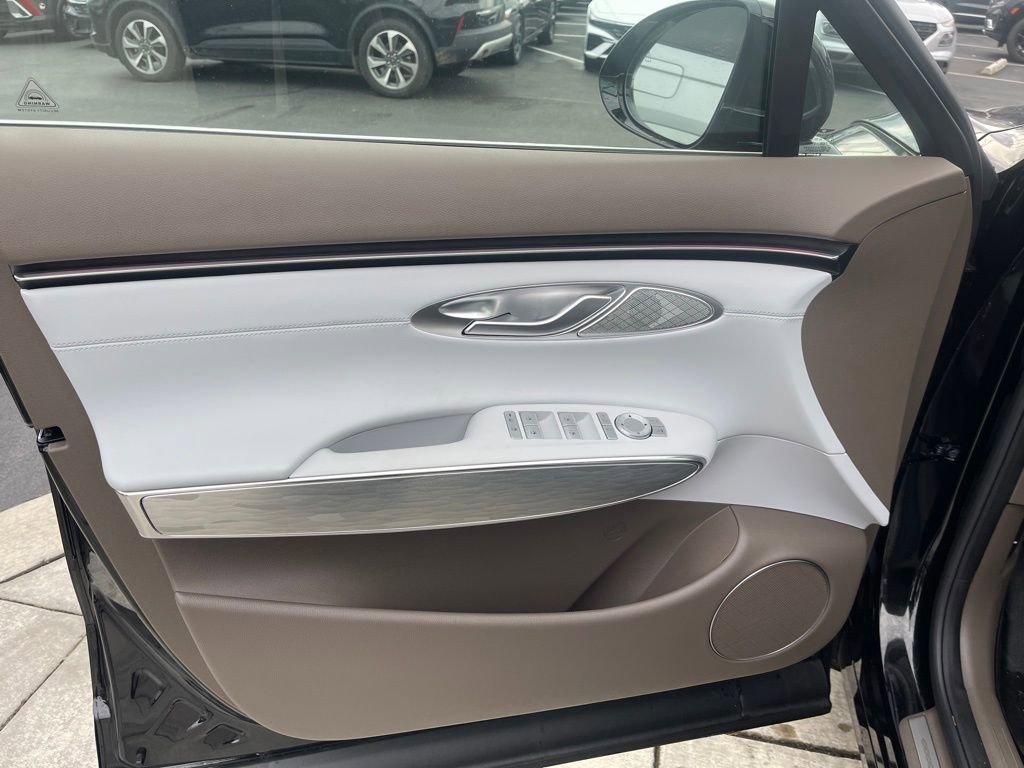 Used 2026 Genesis Electrified GV70 Advanced image 8