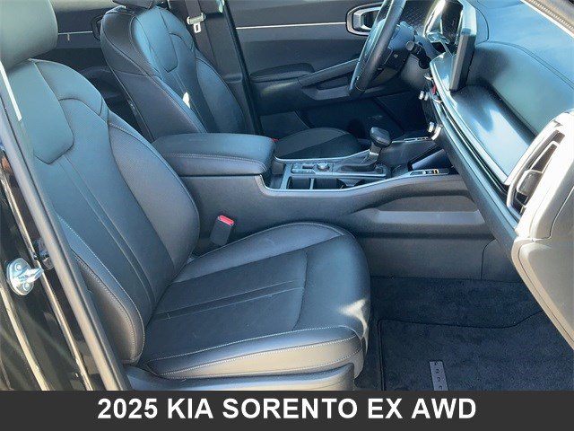 Certified 2025 Kia Sorento EX image 18