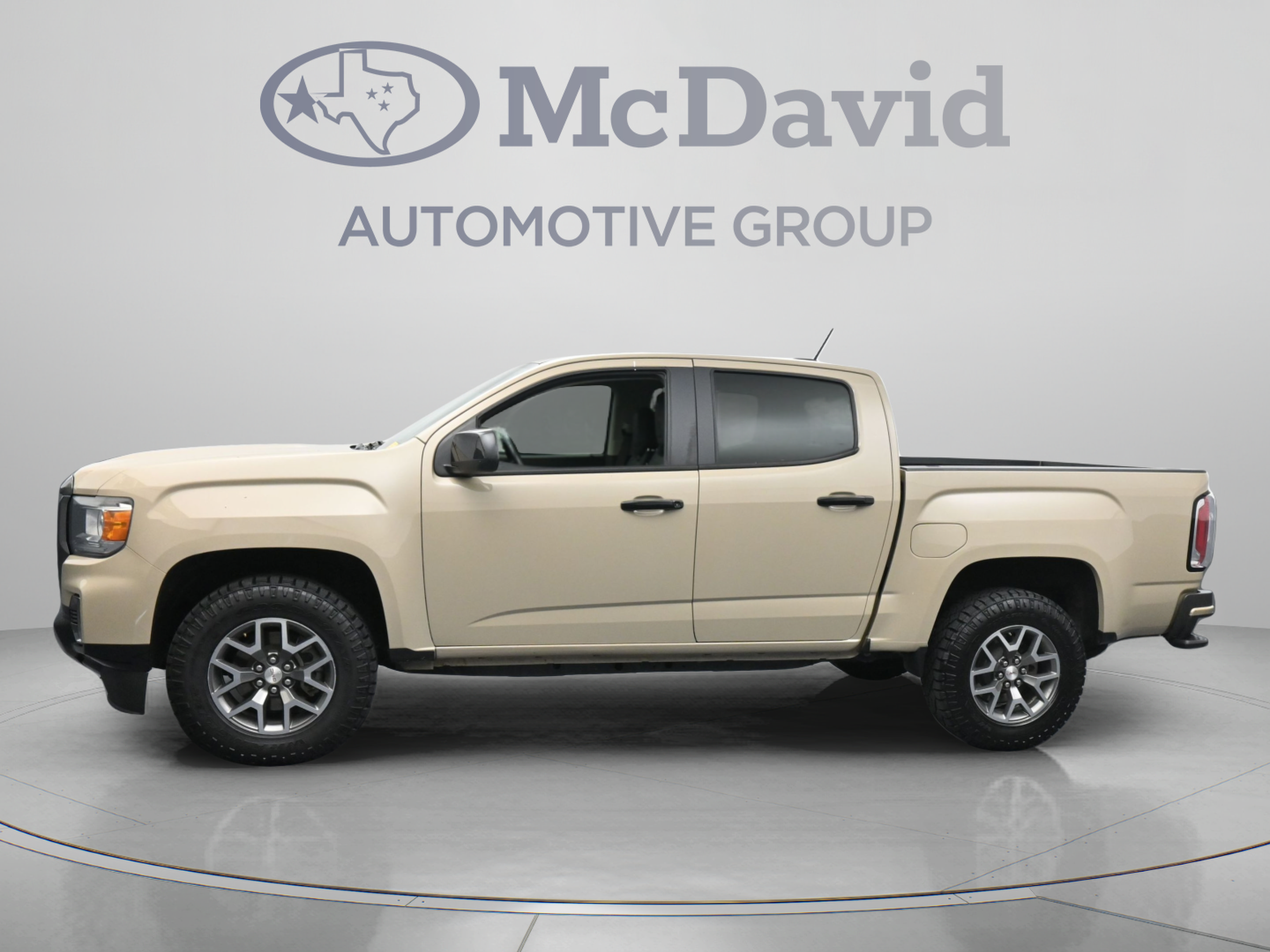 Used 2022 GMC Canyon AT4 w/ Trailering Package AWD/4WD image 5