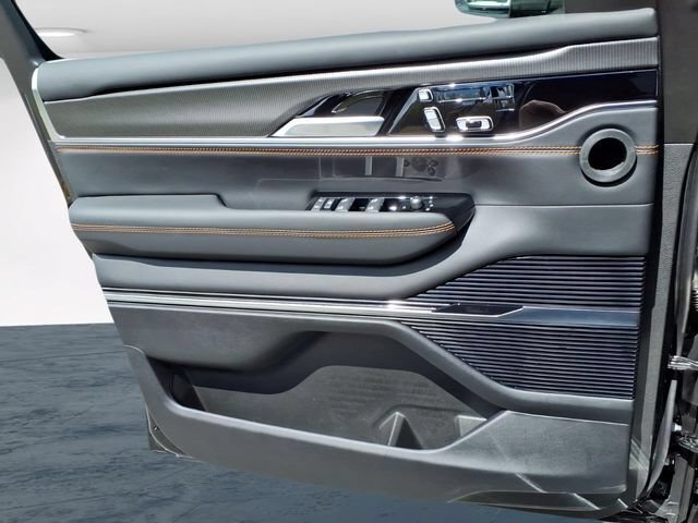 New 2026 Jeep Grand Wagoneer Summit AWD/4WD image 24