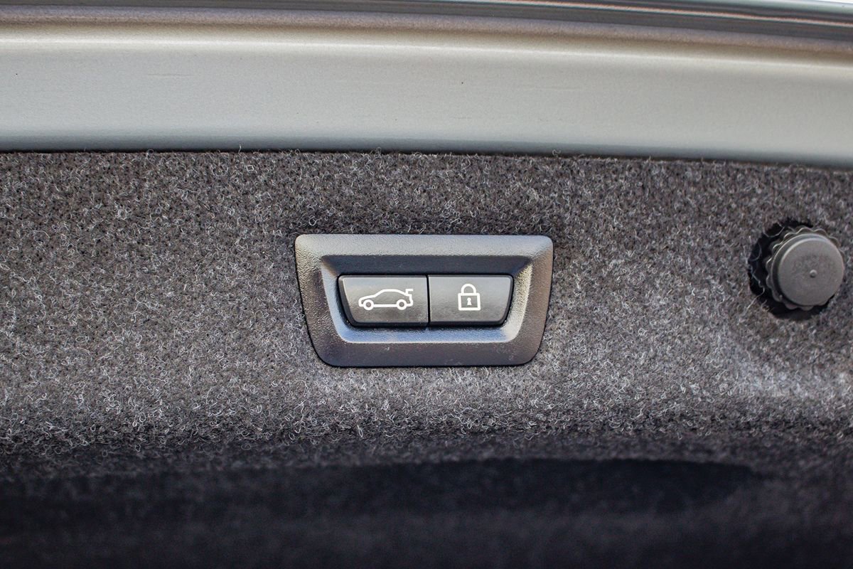 Used 2019 BMW 530i xDrive w/ Premium Package image 36