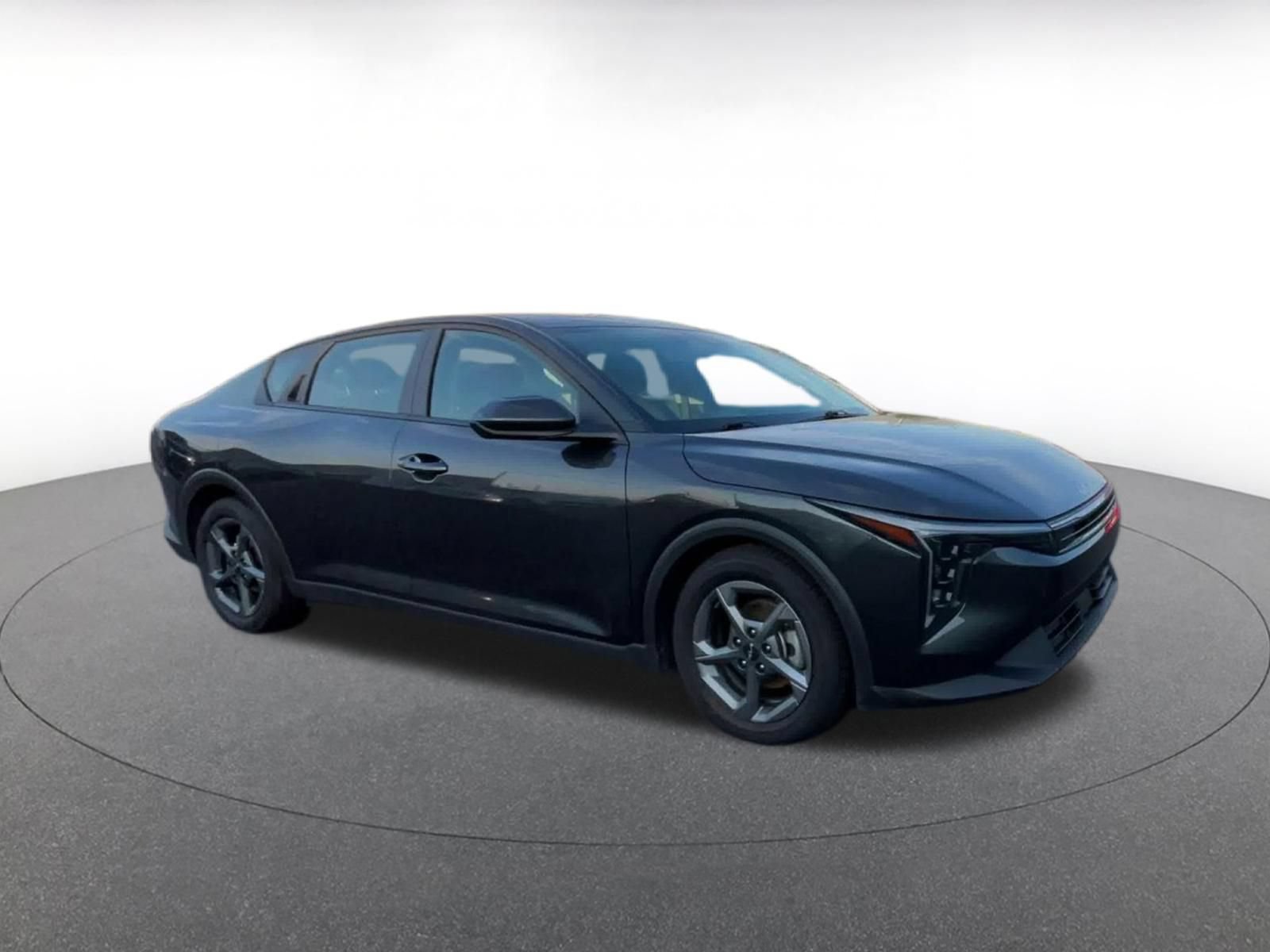 Used 2025 Kia K4 FWD image 2