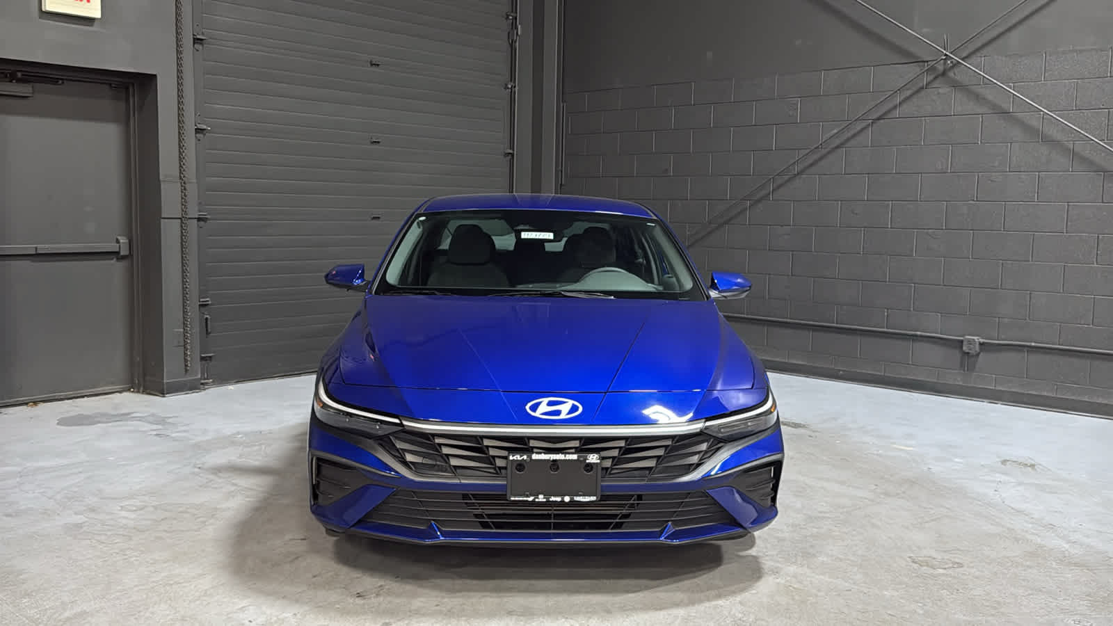 Used 2024 Hyundai Elantra SEL FWD image 2