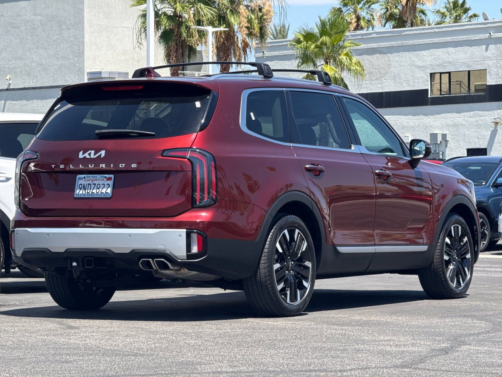 Certified 2024 Kia Telluride SX w/ Towing Package FWD image 3