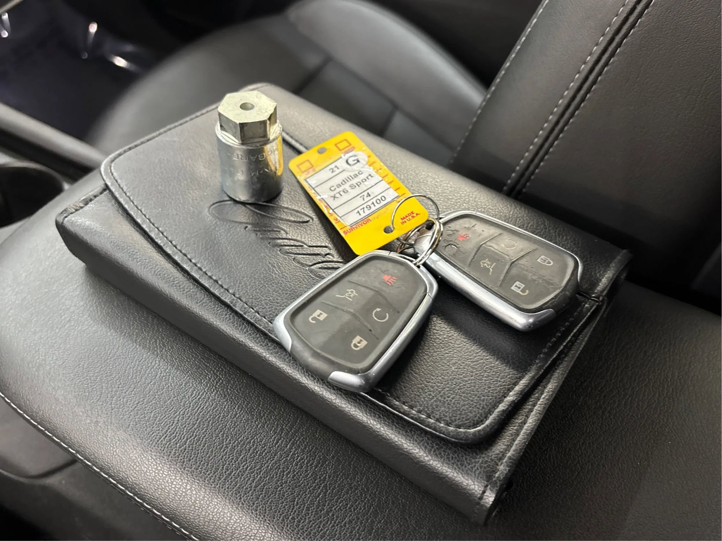 Used 2021 Cadillac XT6 Sport w/ LPO, ONYX Package image 42