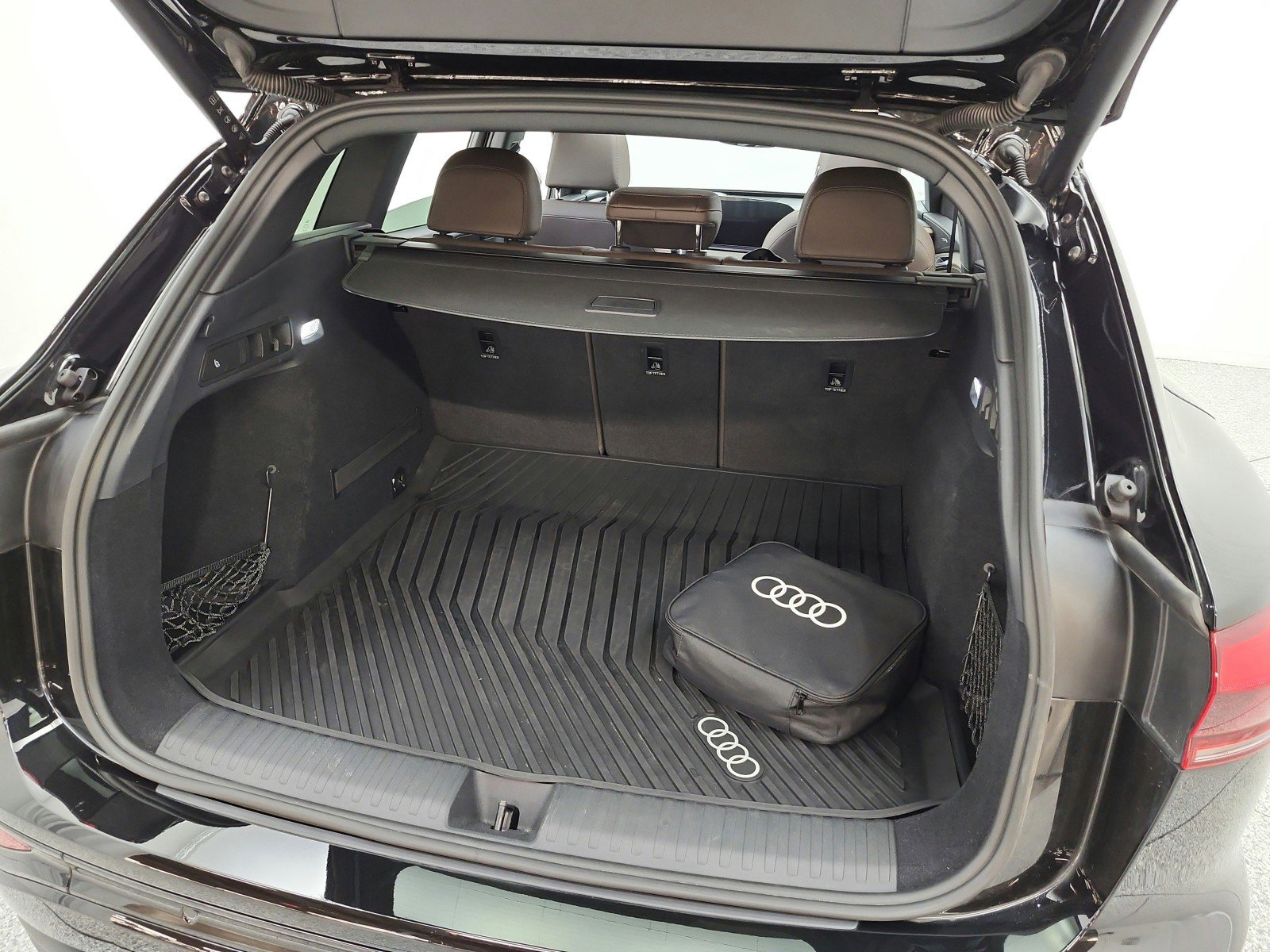 Used 2025 Audi Q6 e-tron Premium Plus AWD/4WD image 20