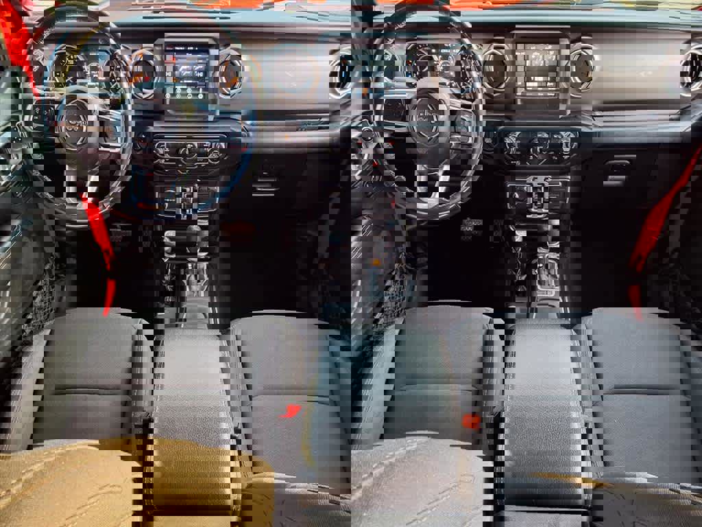 Used 2018 Jeep Wrangler Unlimited Sahara image 13