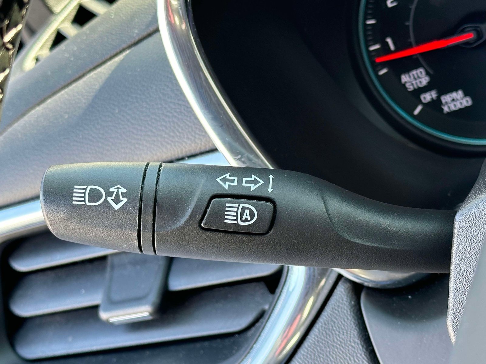 Used 2023 Chevrolet Equinox LT image 20