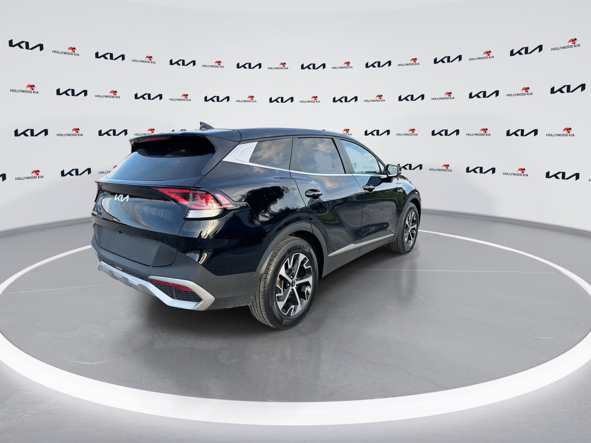 Used 2024 Kia Sportage EX FWD image 8