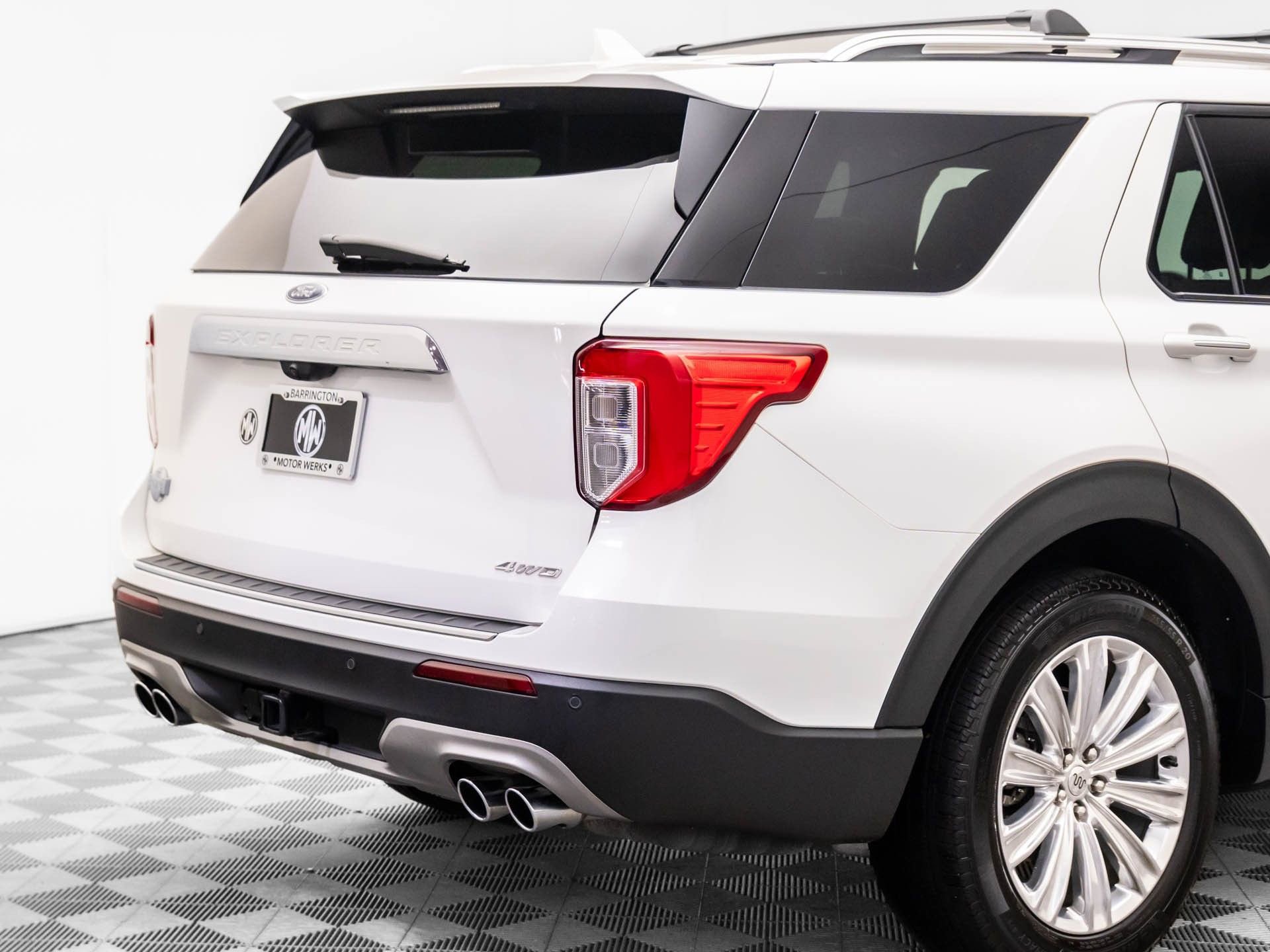 Used 2021 Ford Explorer King Ranch w/ Premium Technology Package image 38