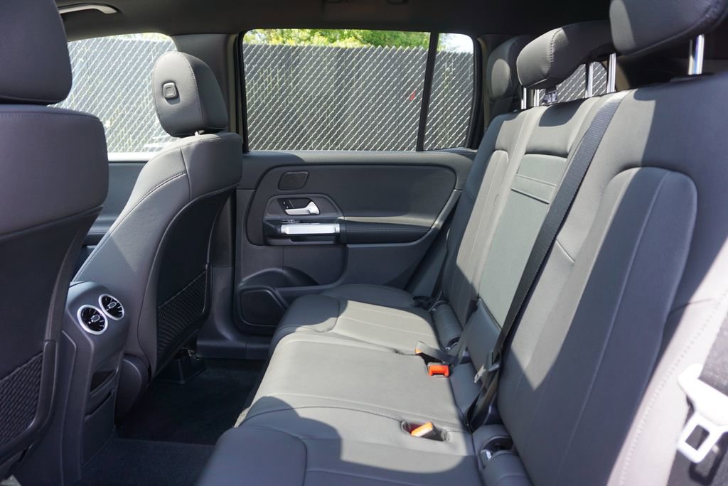 New 2025 Mercedes-Benz GLB 250 4MATIC image 46