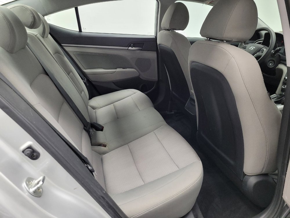 Used 2017 Hyundai Elantra SE image 19