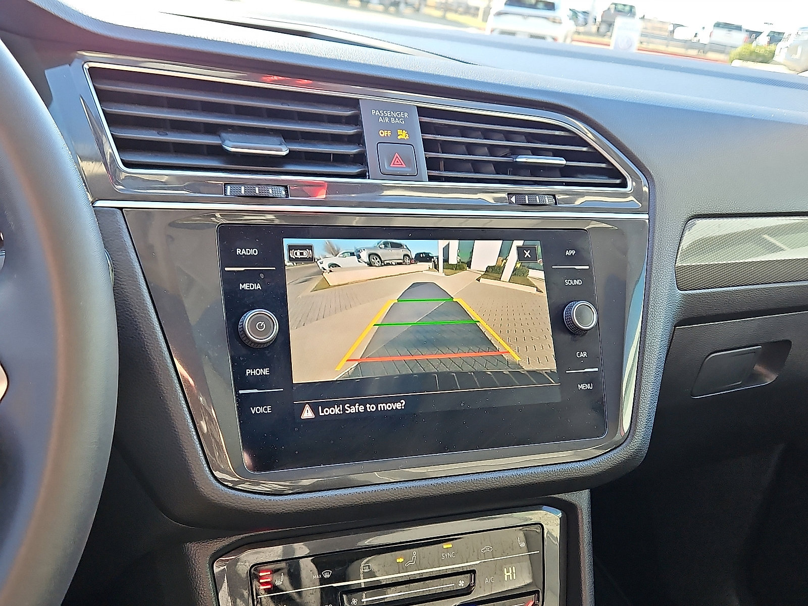 Certified 2023 Volkswagen Tiguan SE w/ Panoramic Sunroof Package image 16