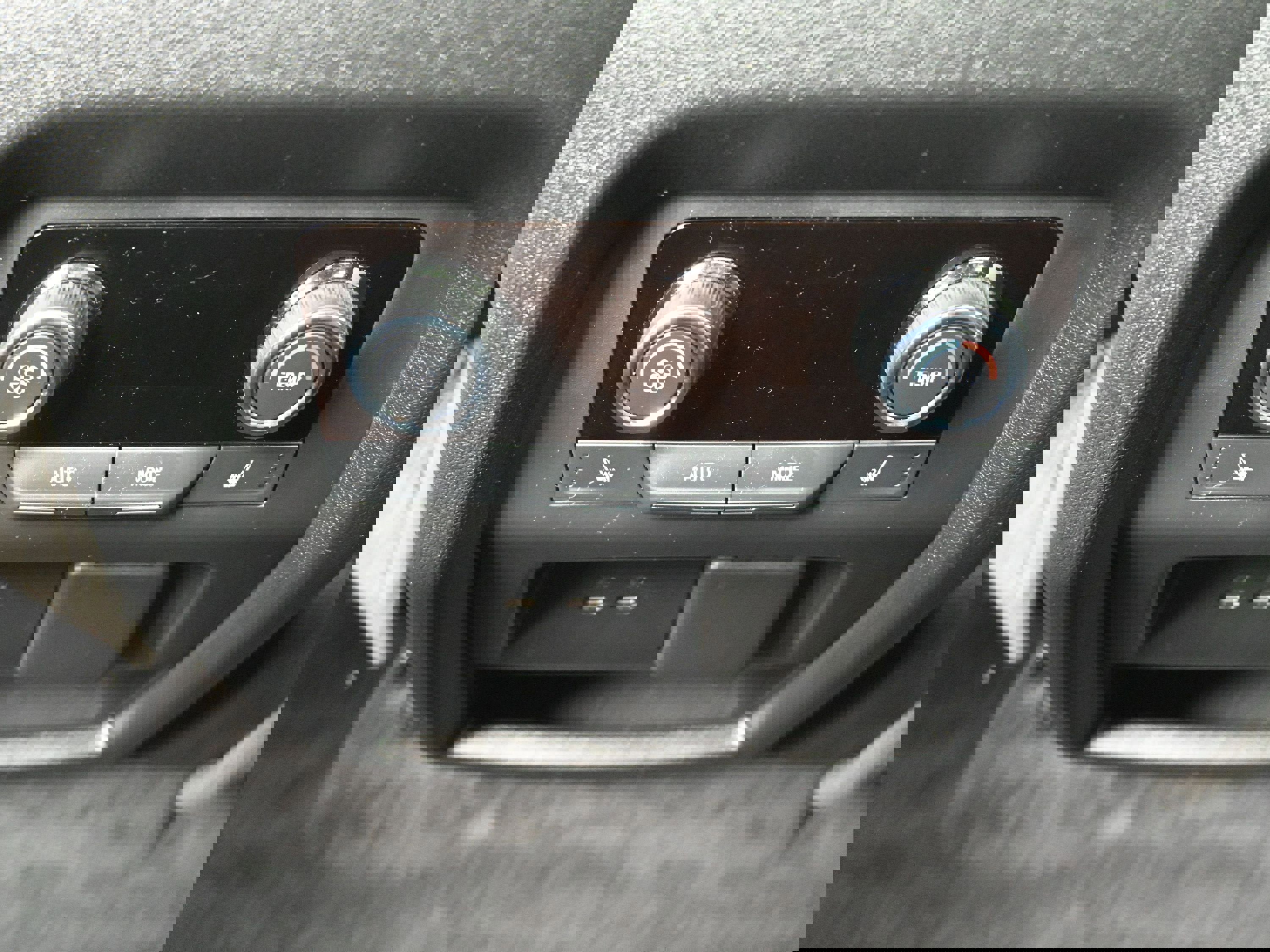 Certified 2024 Chevrolet Traverse RS w/ LPO, Floor Liner Package image 24