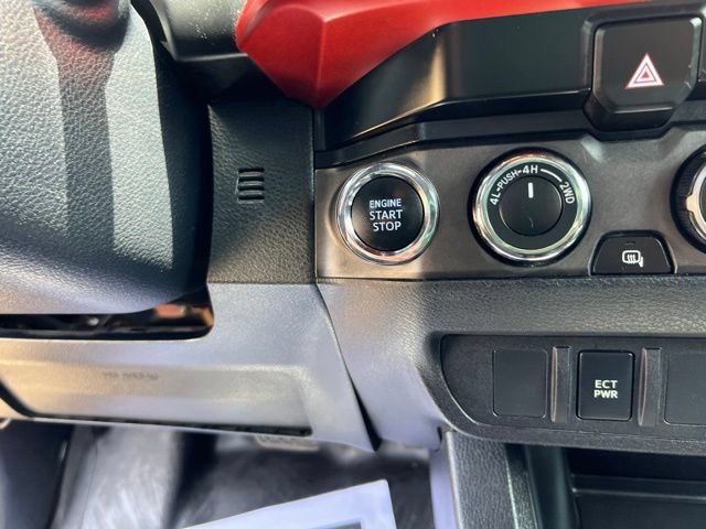 Used 2020 Toyota Tacoma TRD Off-Road AWD/4WD image 28