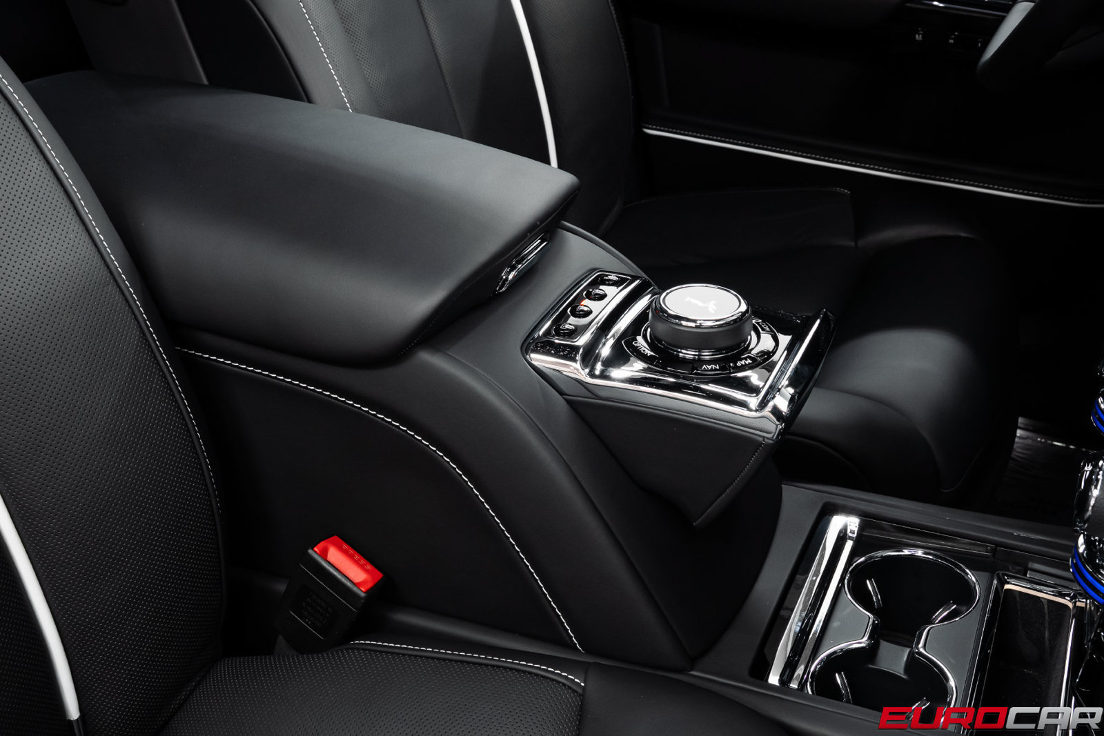 Used 2022 Rolls-Royce Phantom Sedan RWD image 37