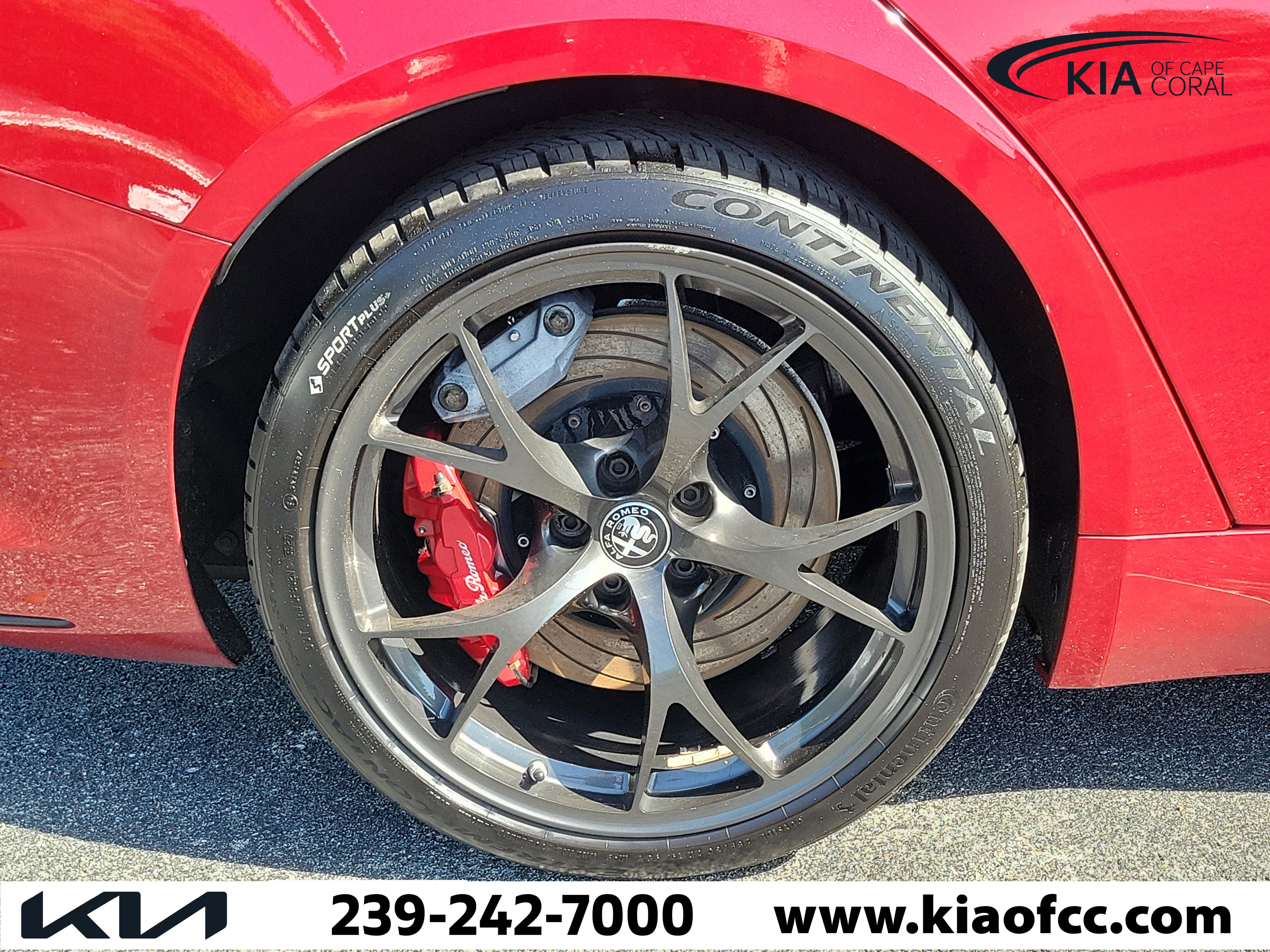 Used 2018 Alfa Romeo Giulia Quadrifoglio image 10