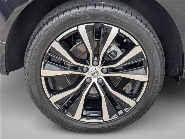 Used 2024 Volvo XC60 B5 Plus image 24