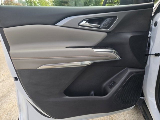 Used 2025 Chevrolet Traverse LT image 15
