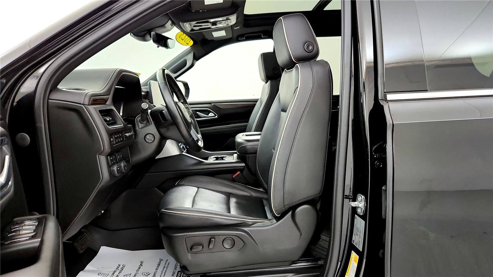 Used 2023 Chevrolet Suburban Premier w/ Premium Package 2 image 26