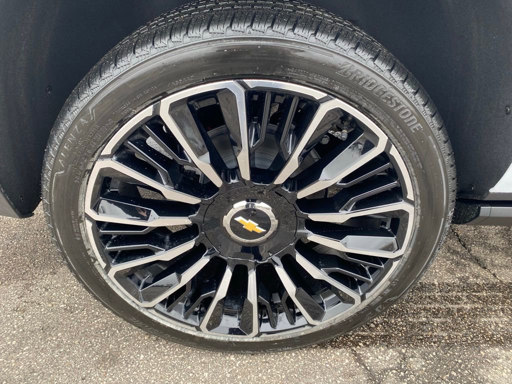 New 2026 Chevrolet Suburban High Country image 40