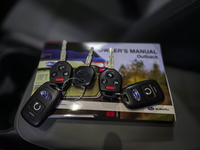 Used 2023 Subaru Outback Premium image 38