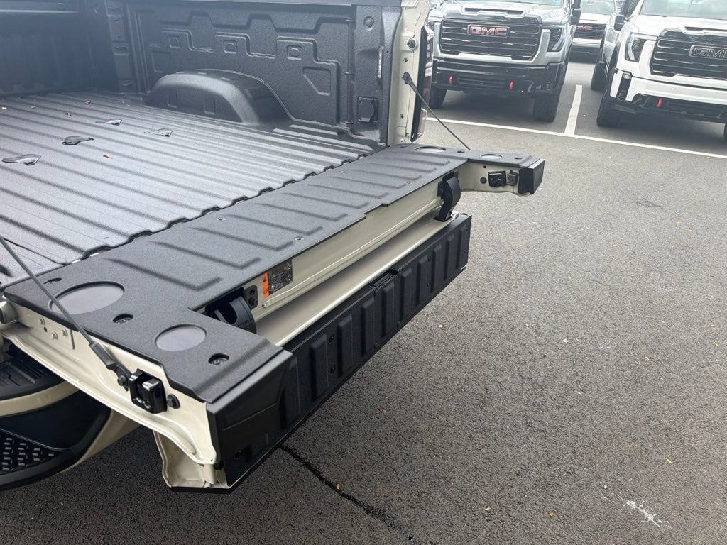 New 2026 GMC Sierra 2500 AT4 w/ AT4 Premium Plus Package AWD/4WD image 37