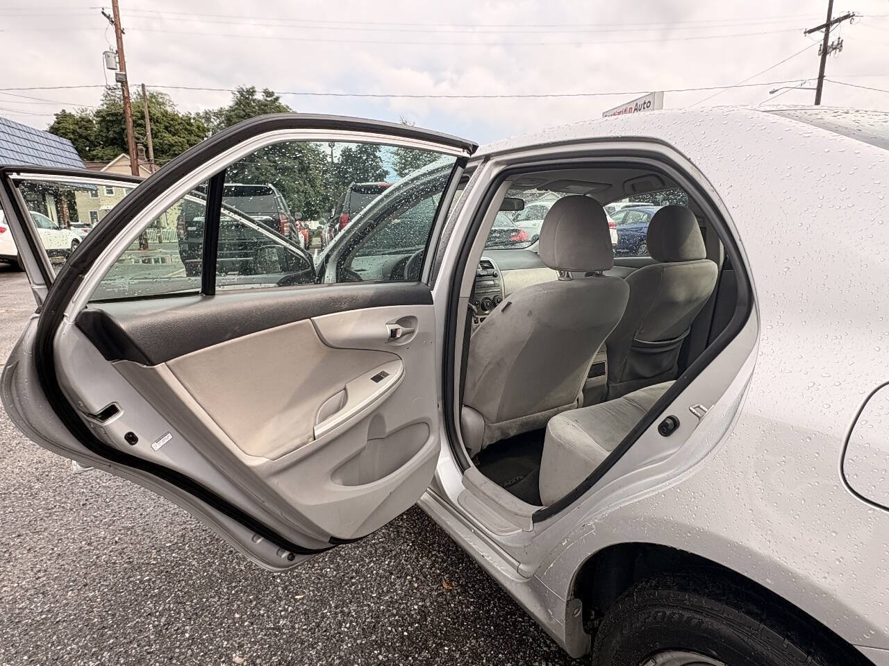 Used 2011 Toyota Corolla LE FWD image 19