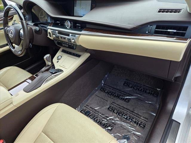Used 2017 Lexus ES 350 w/ Luxury Package FWD image 22