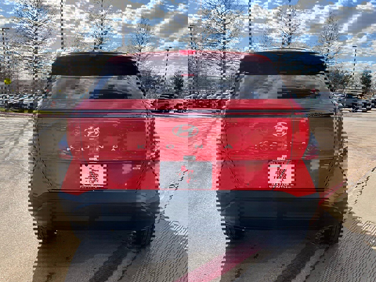 Used 2025 Hyundai Kona SEL image 7