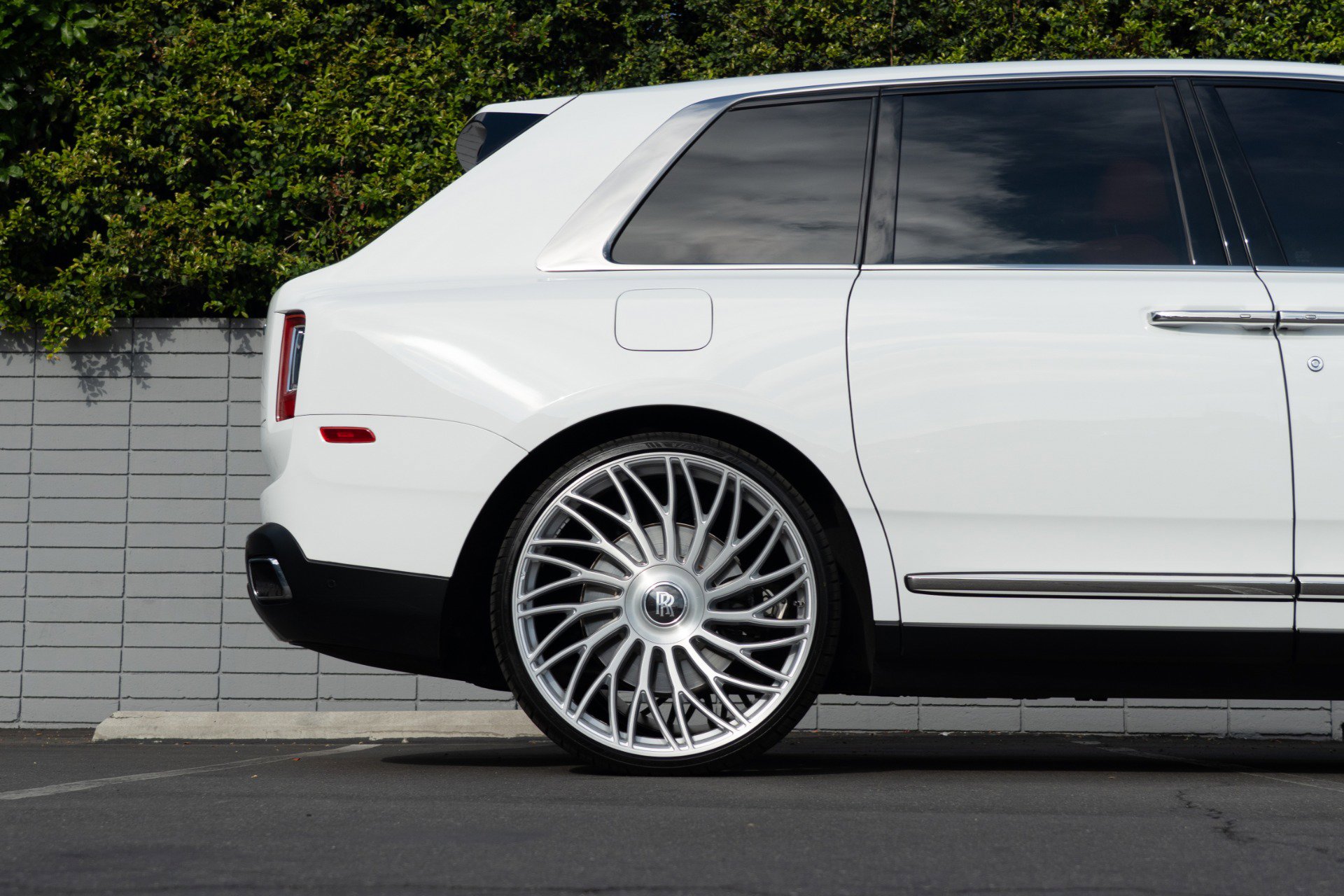 Used 2022 Rolls-Royce Cullinan image 9
