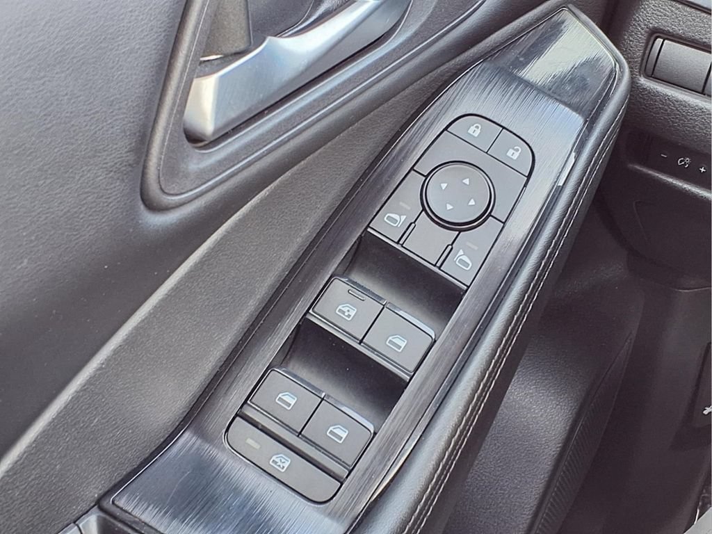 Used 2024 Nissan Rogue SV FWD image 20