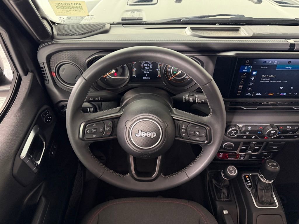 Used 2025 Jeep Wrangler Unlimited Rubicon AWD/4WD image 15