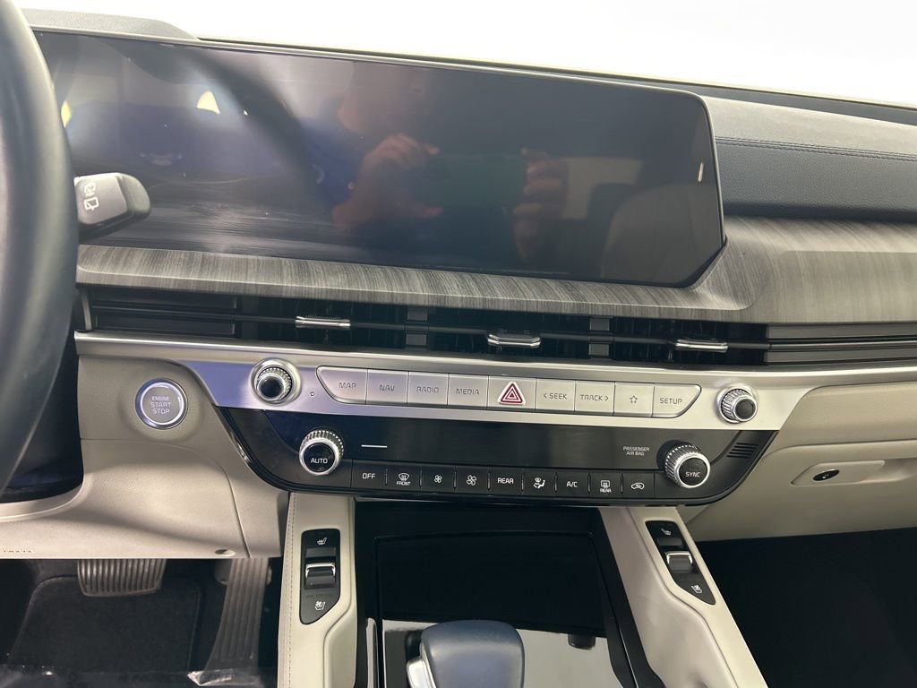 Used 2023 Kia Telluride EX w/ EX Captain's Chair Package image 20