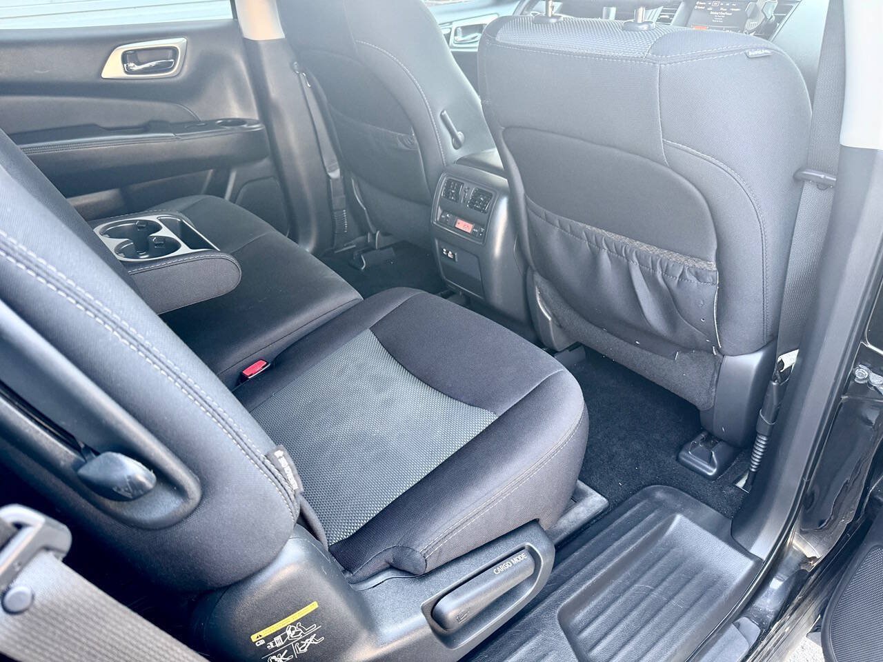 Used 2019 Nissan Pathfinder SV AWD/4WD image 19