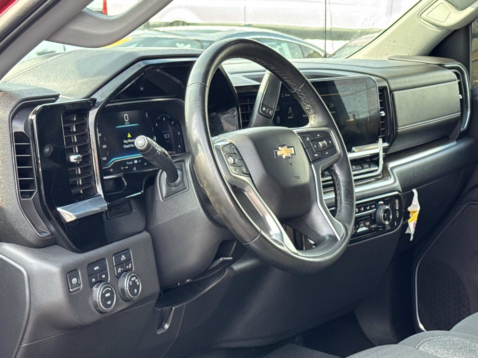 Used 2023 Chevrolet Silverado 1500 LT image 11